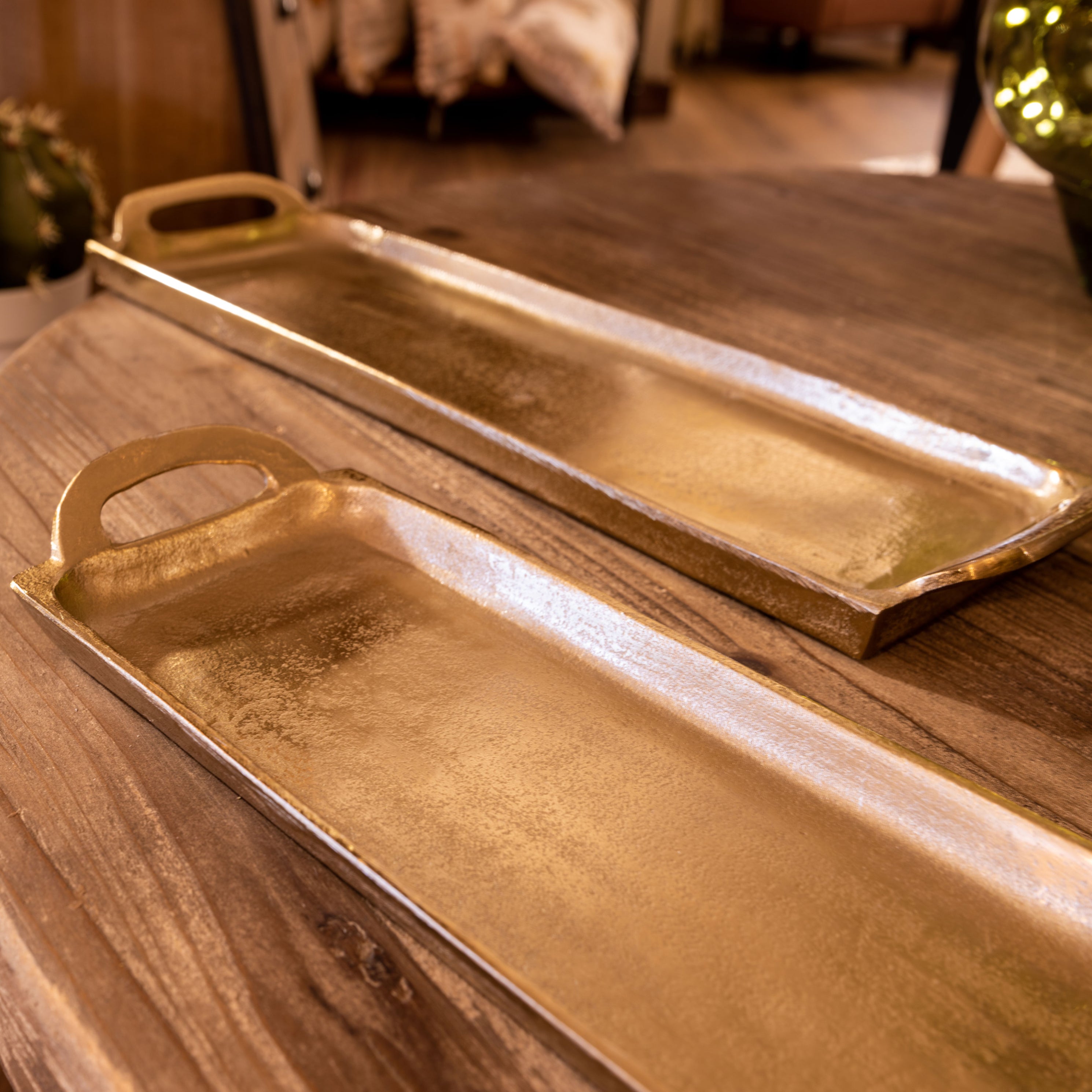 Bandeja aluminio dorado 43 cm – Petra Decora