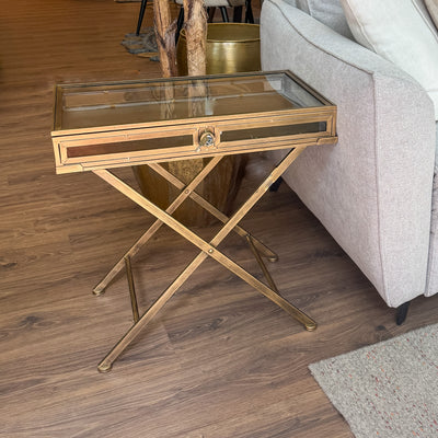 Mesa vitrina metal dorado y cristal con cerradura 59x36x30 cm