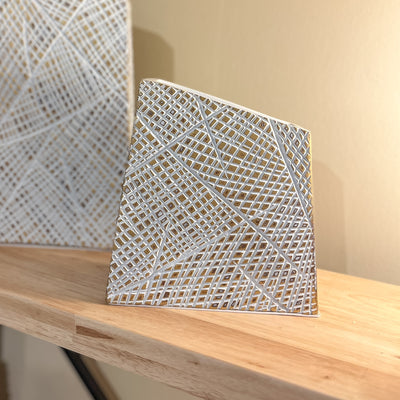 jarrón-blanco-geométrico-relieve