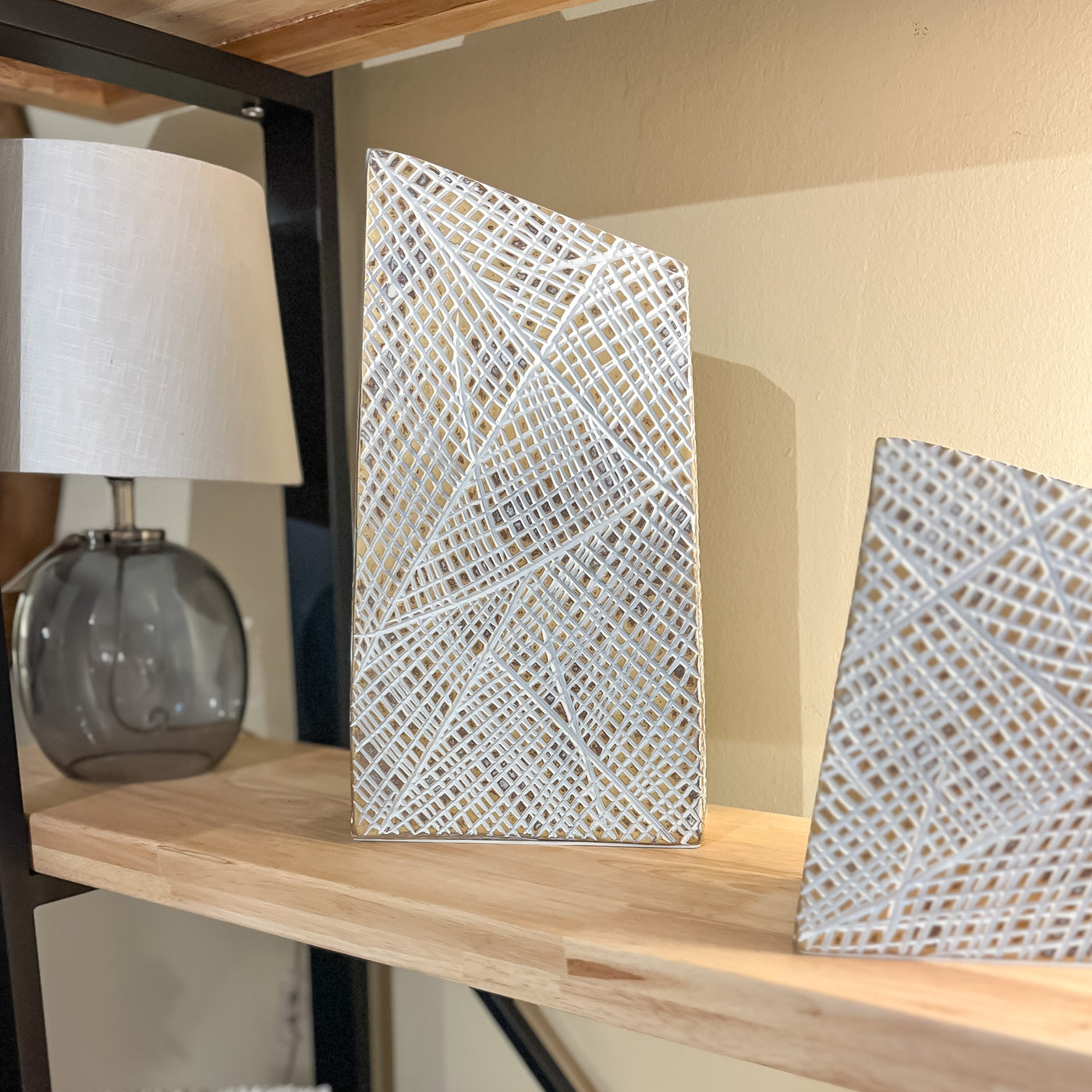 jarrón-blanco-geométrico