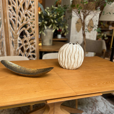 jarrón-blanco-relieve-cerámica