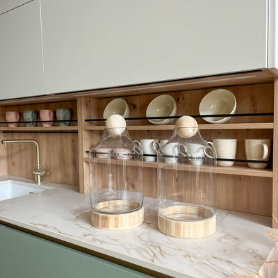 jarron-cristal-bola-madera