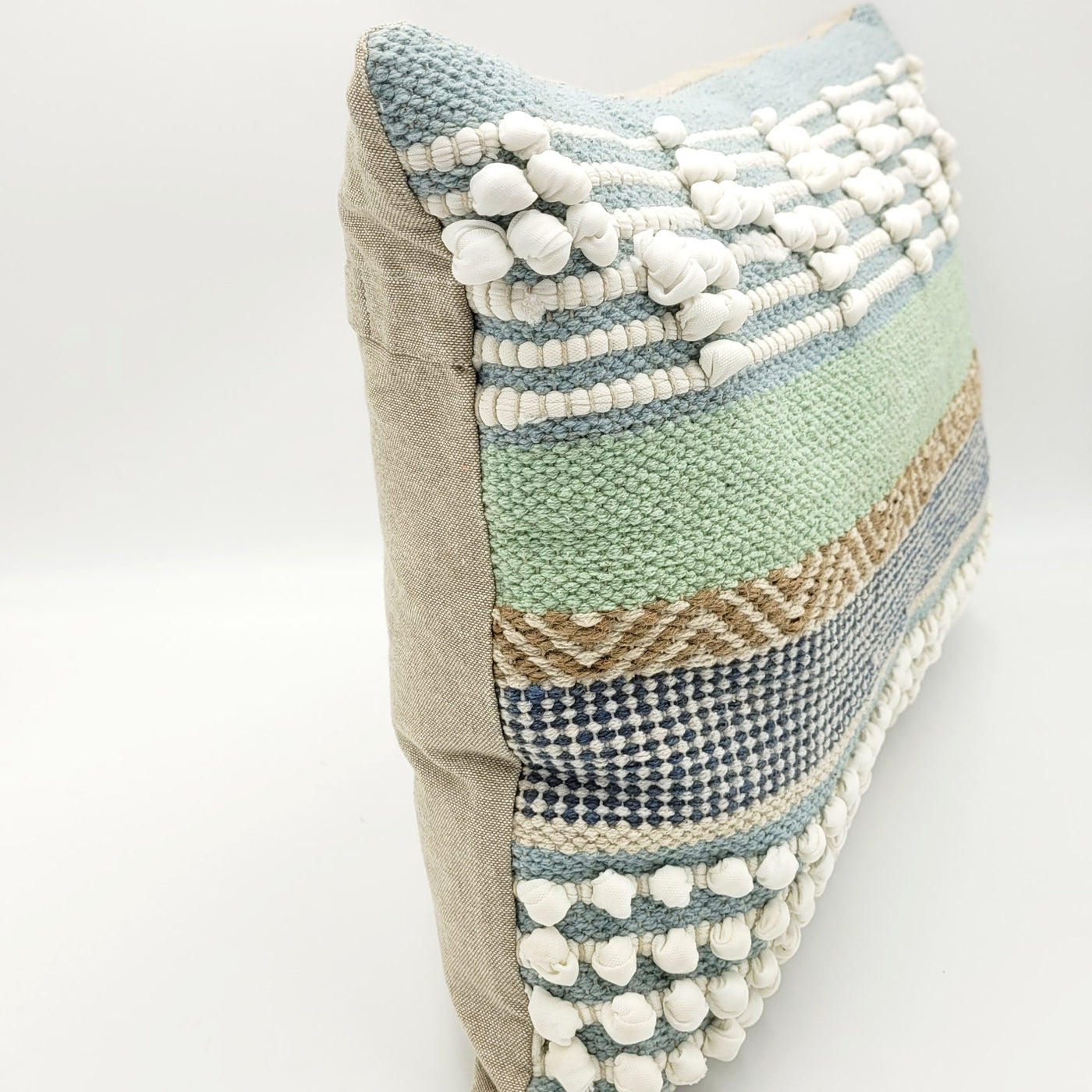 Cojin de Suelo de 45x45 cms, hecho con 100% algodon con rayas tejidas en  tonos azules y con un relleno también de algodón. — Cojines Para Jardin